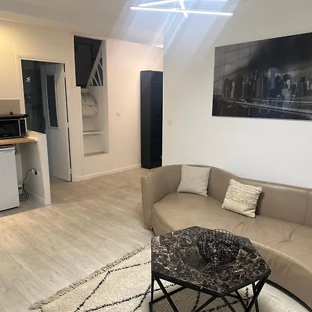 Apartment Carras *